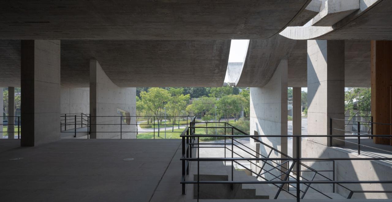 BIM建筑|紫晶国际会舍 / 朱锫建筑