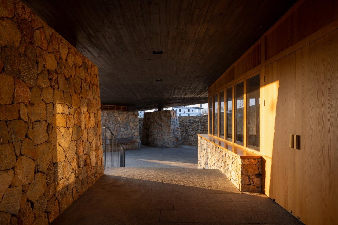 BIM建筑|微地形：大理洱海小邑庄生态驿站-孟凡浩 / line+建筑事务所