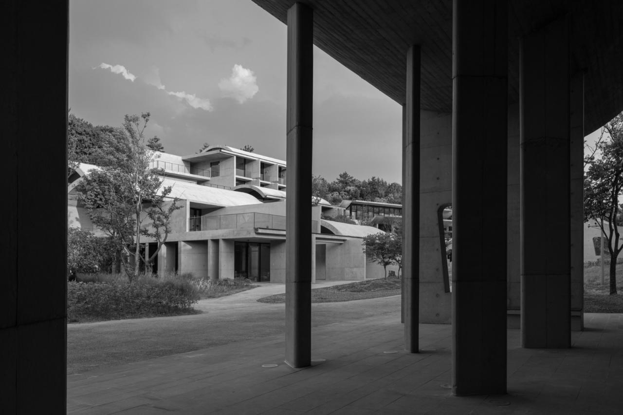 BIM建筑|紫晶国际会舍 / 朱锫建筑