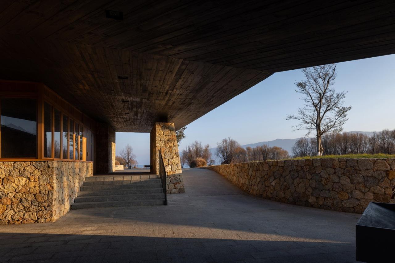 BIM建筑|微地形：大理洱海小邑庄生态驿站-孟凡浩 / line+建筑事务所