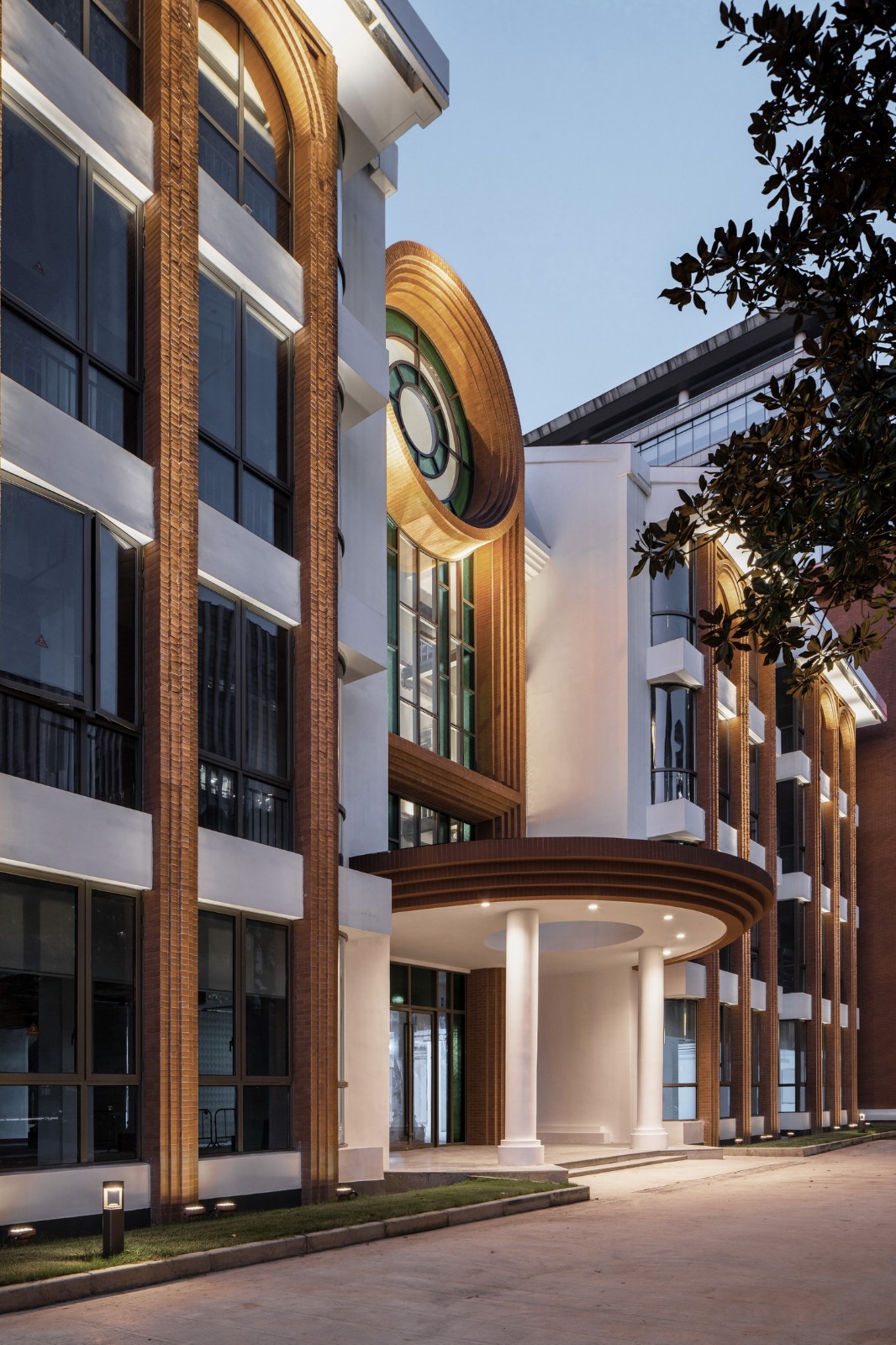 BIM建筑|上海利丰广场YOUNG PARK：魔都科创活力社区全新启幕 / 三益建筑设计