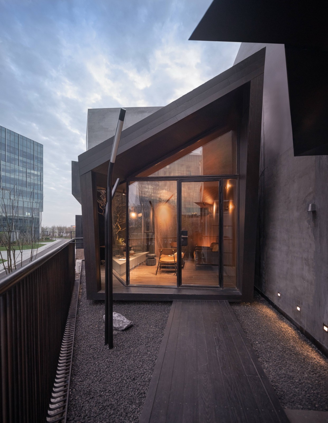 BIM建筑|夹缝中的建筑，上海 / 本哲建筑