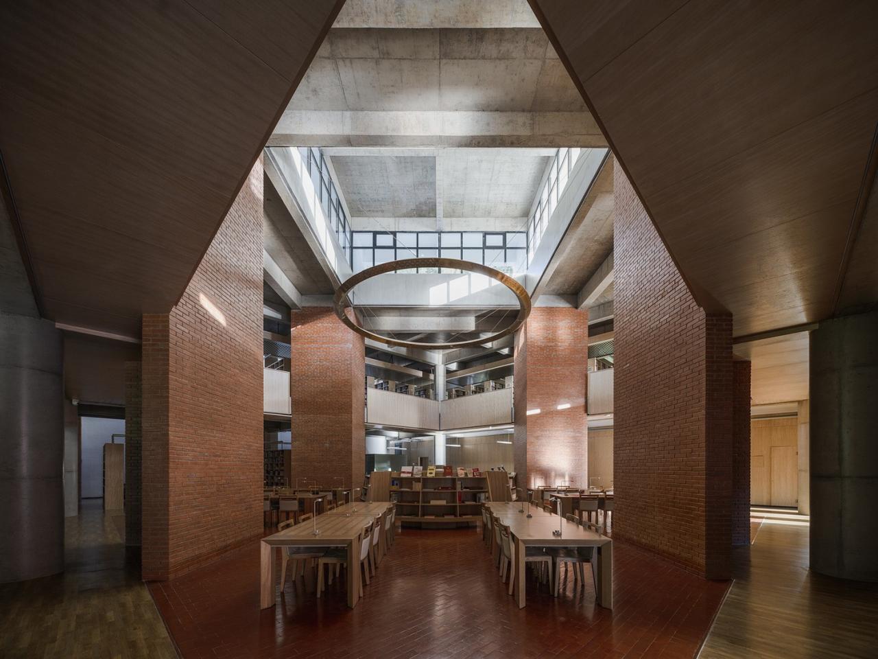 BIM建筑|德巴图书馆 / 荣朝晖工作室