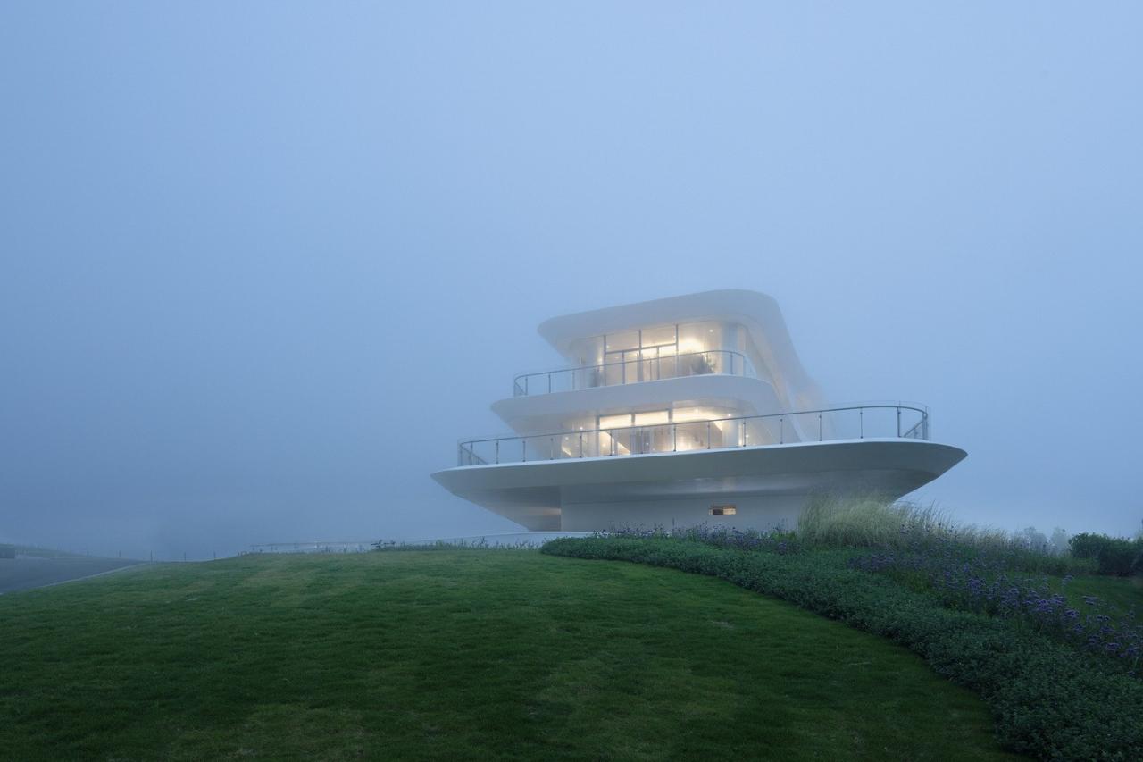 BIM建筑|孟凡浩深圳首作，山海新地标，盐田云海驿站 / line+建筑事务所