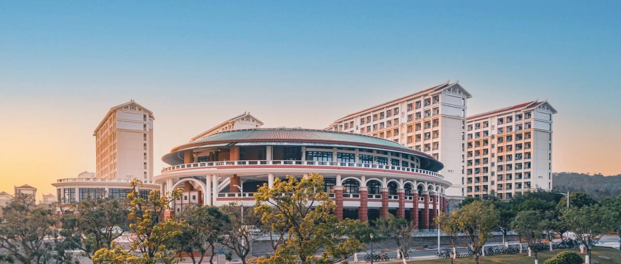 BIM建筑|厦门大学翔安校区中部学生食堂（思源餐厅）/ 厦门大学建筑设计研究院有限公司（AUAD）