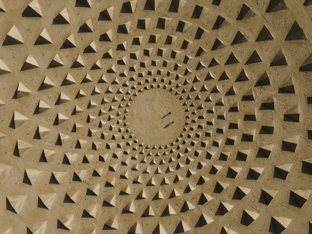 BIM建筑|沉浸式陆地艺术作品 ：“自我相似” / Jim Denevan