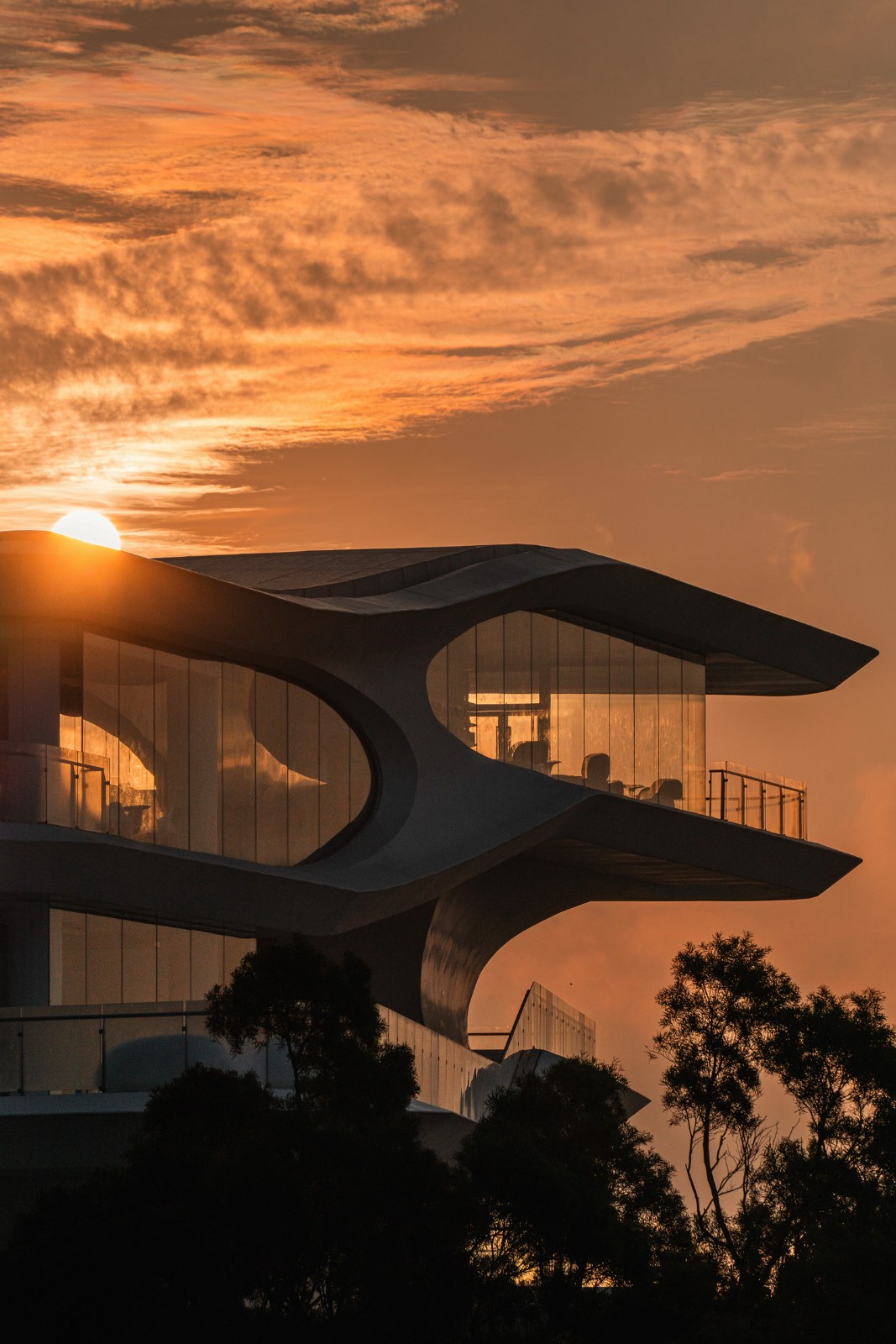 BIM建筑|孟凡浩深圳首作，山海新地标，盐田云海驿站 / line+建筑事务所