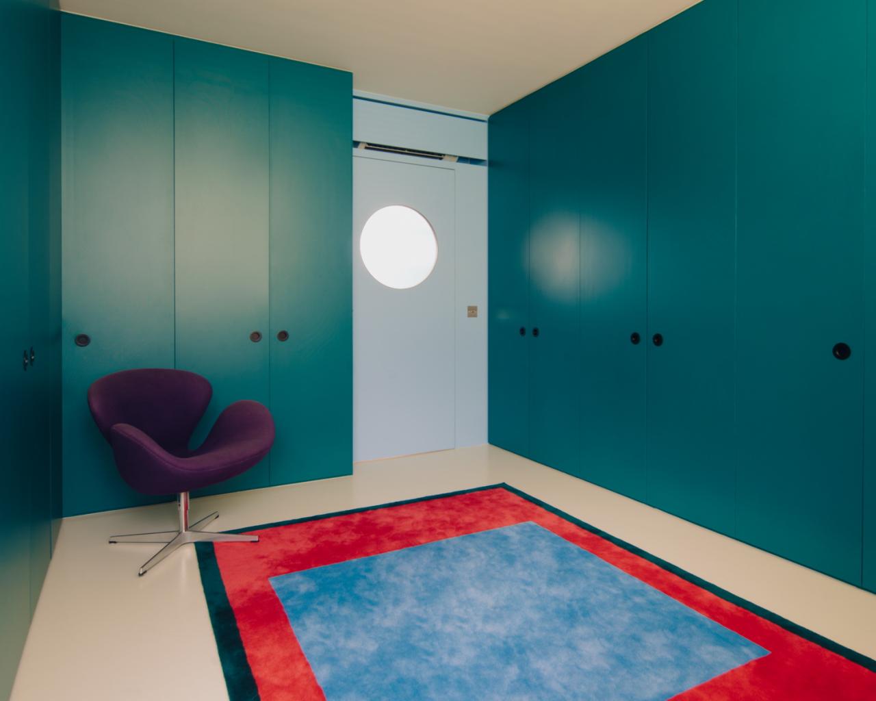 BIM建筑|灵动色彩之家：位于新加坡的粗野派公寓改造 / SPARK