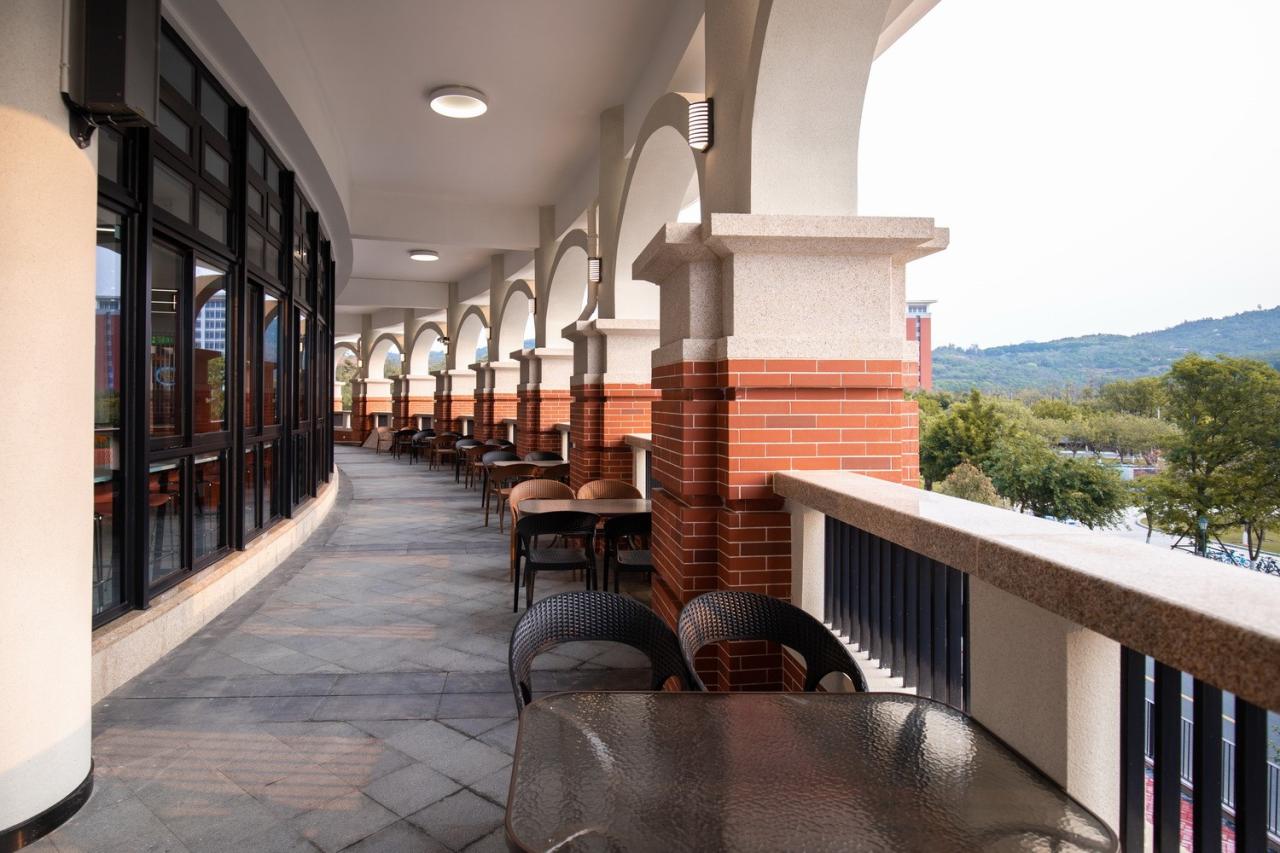 BIM建筑|厦门大学翔安校区中部学生食堂（思源餐厅）/ 厦门大学建筑设计研究院有限公司（AUAD）