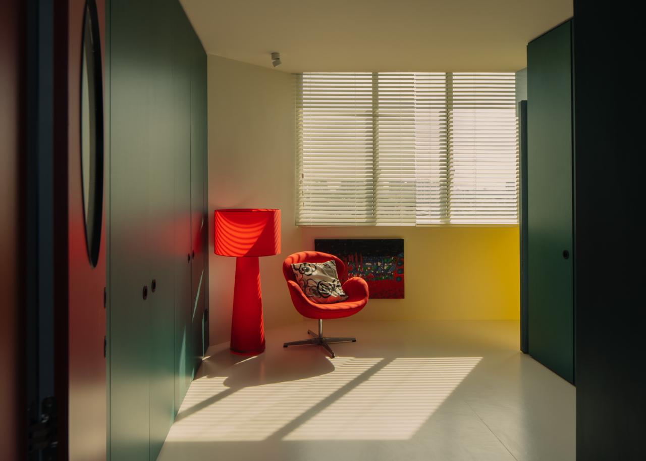 BIM建筑|灵动色彩之家：位于新加坡的粗野派公寓改造 / SPARK