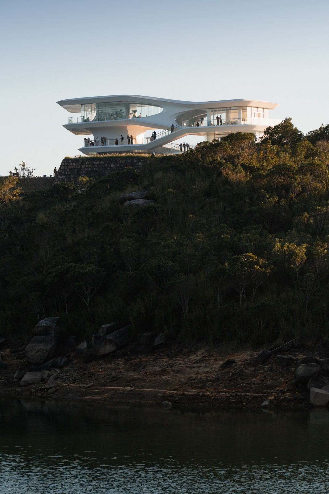 BIM建筑|孟凡浩深圳首作，山海新地标，盐田云海驿站 / line+建筑事务所