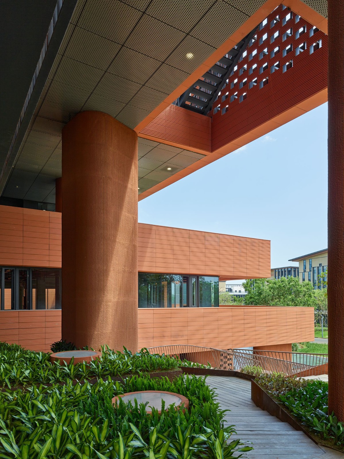 BIM建筑|海南生态智慧新城数字市政厅 / 清华大学建筑设计研究院 素朴建筑工作室