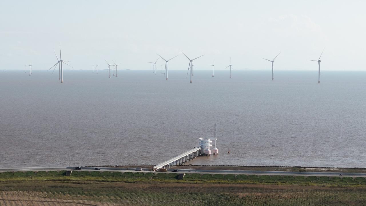 BIM建筑|扭转塔和螺旋站，上海海上的生态基础设施 / HCCH合尘建筑