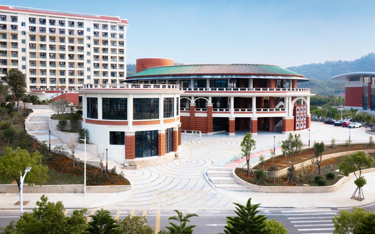 BIM建筑|厦门大学翔安校区中部学生食堂（思源餐厅）/ 厦门大学建筑设计研究院有限公司（AUAD）