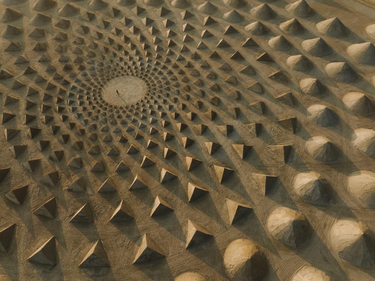 BIM建筑|沉浸式陆地艺术作品 ：“自我相似” / Jim Denevan