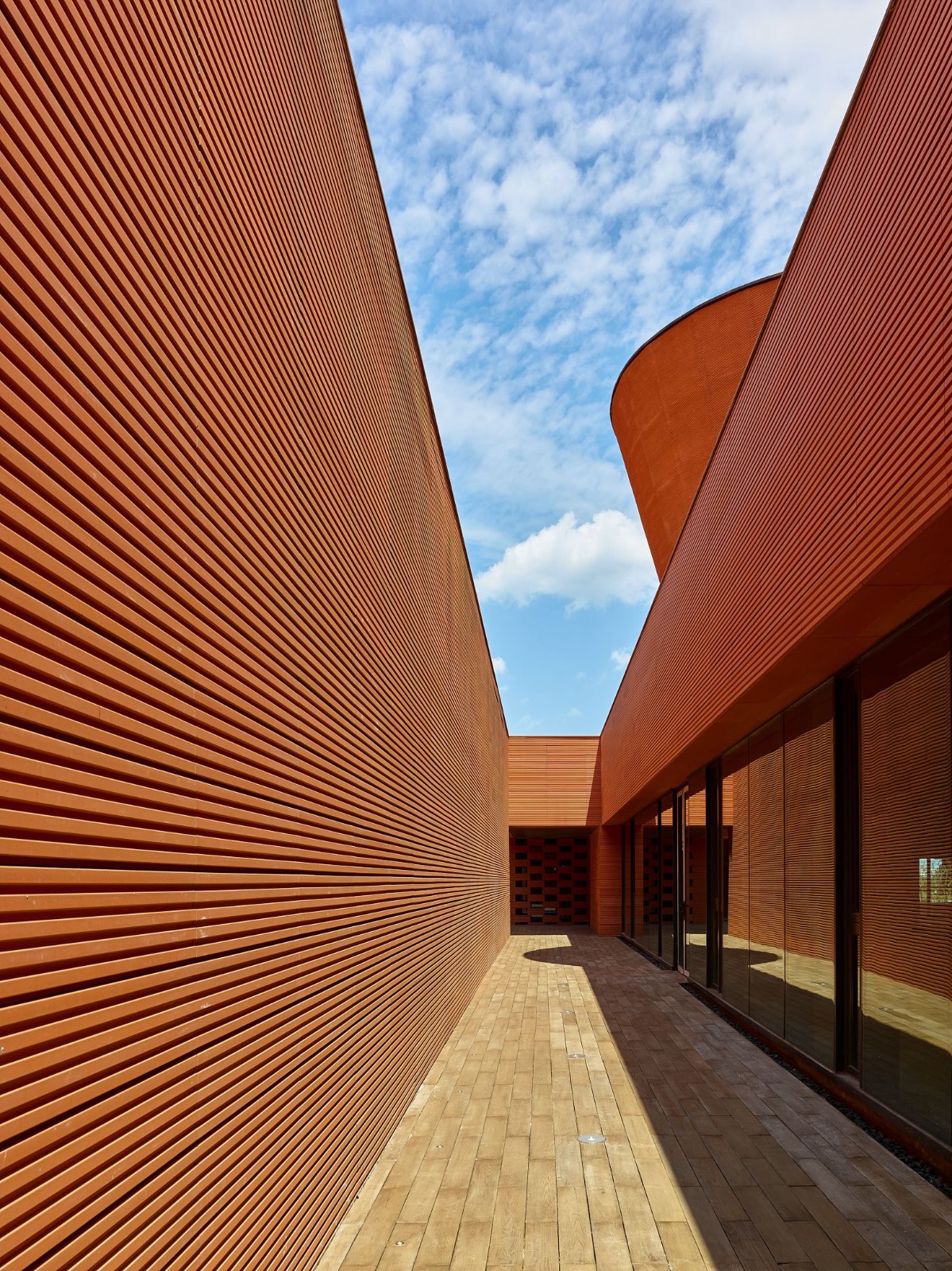 BIM建筑|海南生态智慧新城数字市政厅 / 清华大学建筑设计研究院 素朴建筑工作室