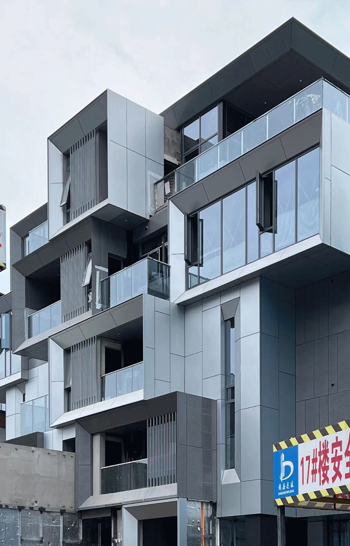 BIM建筑|成都麓湖黑石岛：垂直五连墅 / 孟凡浩-line+建筑事务所