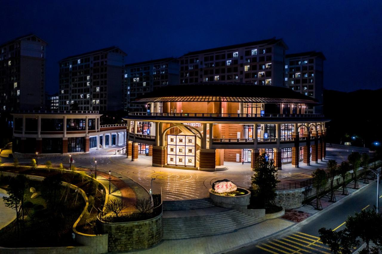 BIM建筑|厦门大学翔安校区中部学生食堂（思源餐厅）/ 厦门大学建筑设计研究院有限公司（AUAD）