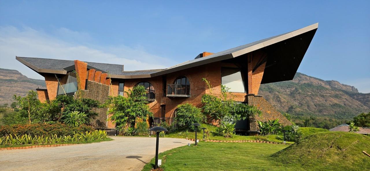 BIM建筑|山尘之宅 / Mahesh Naik