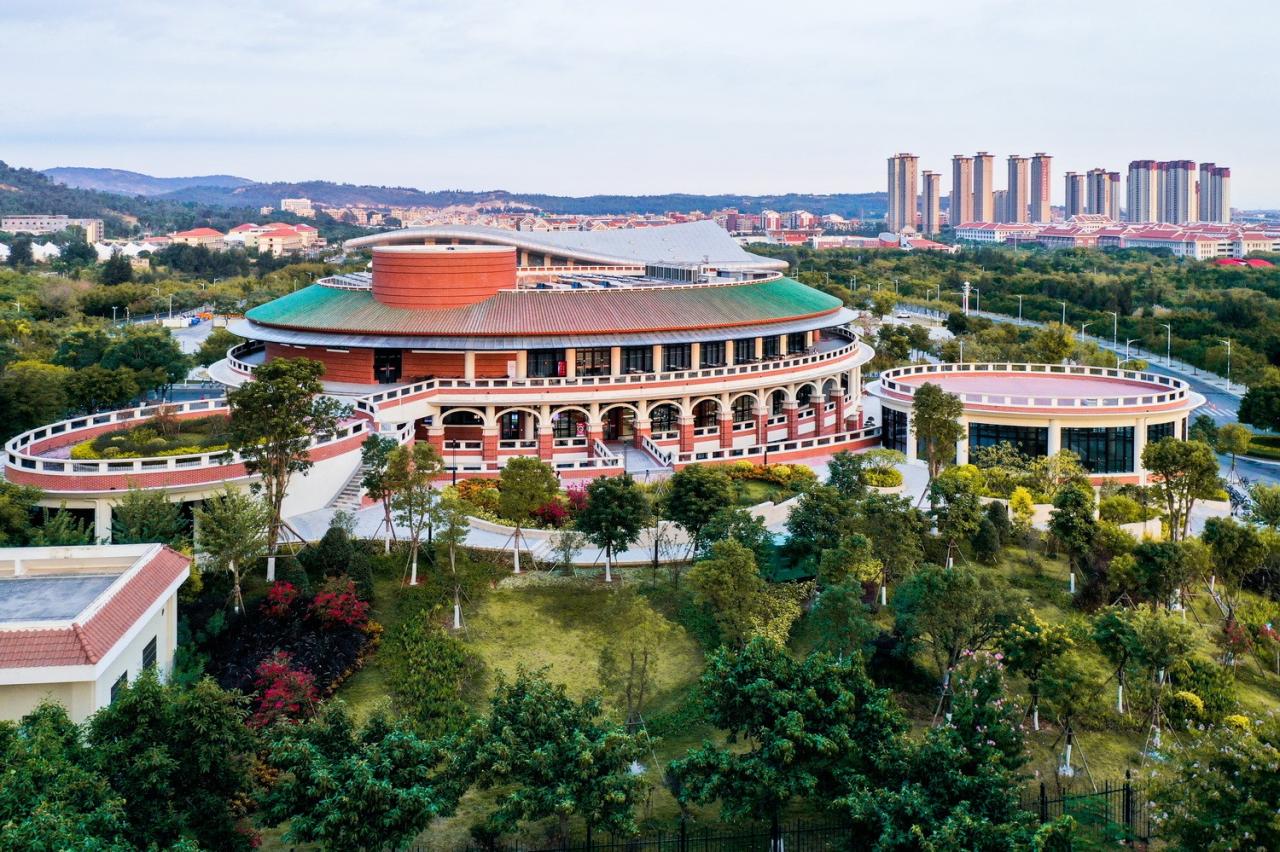 BIM建筑|厦门大学翔安校区中部学生食堂（思源餐厅）/ 厦门大学建筑设计研究院有限公司（AUAD）