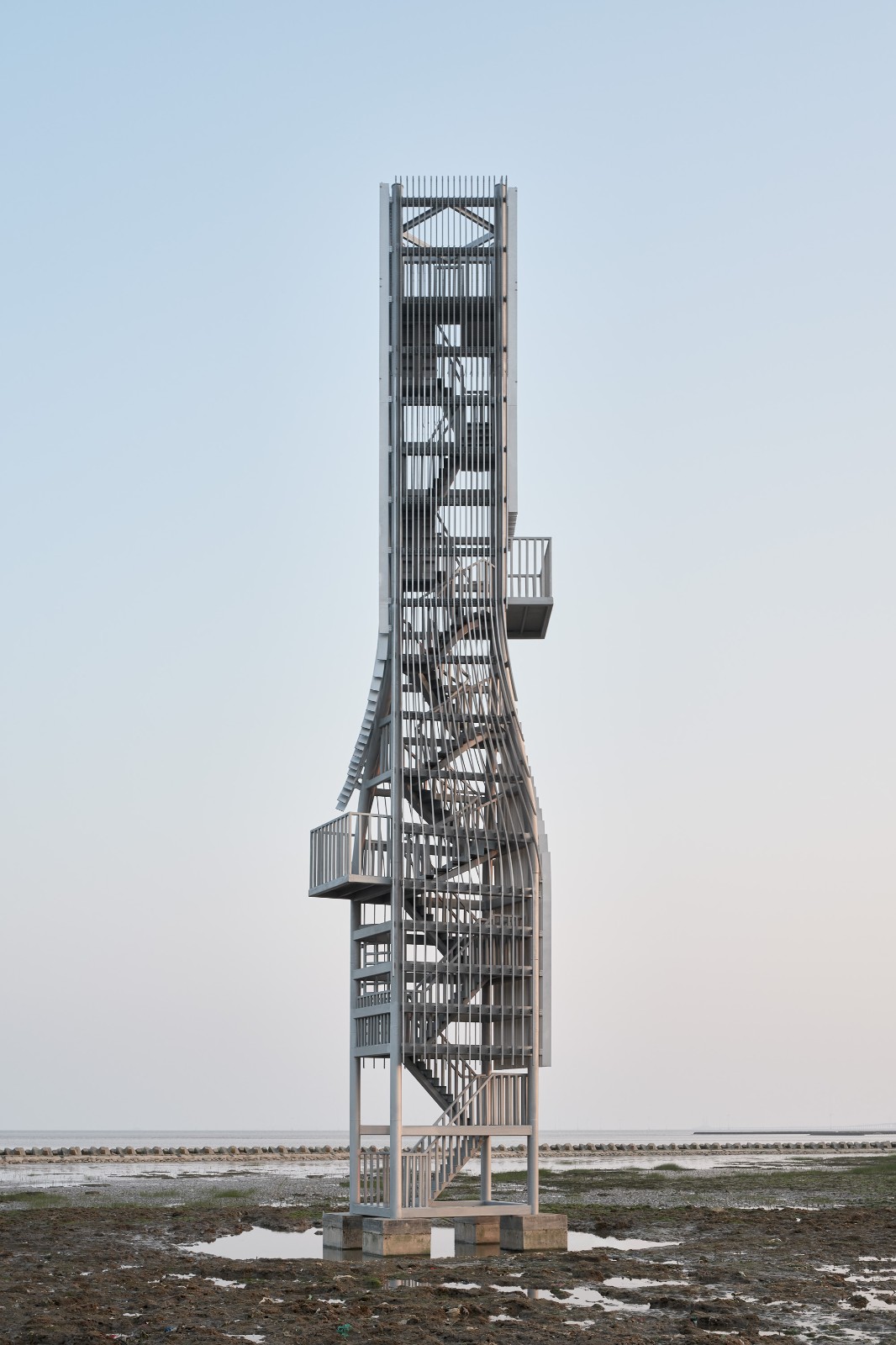 BIM建筑|扭转塔和螺旋站，上海海上的生态基础设施 / HCCH合尘建筑