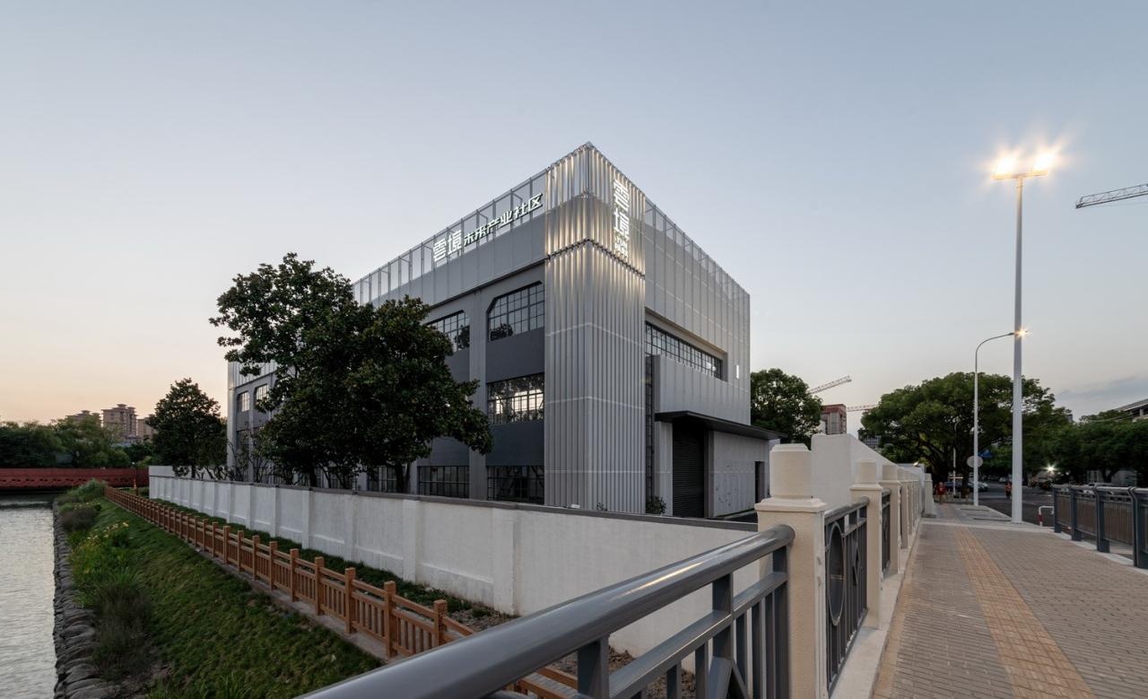 BIM建筑|漂浮盒子：云境未来产业园区 / 格筑设计