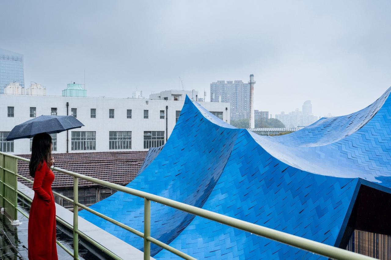 BIM建筑|青丘和白崖：仿佛海浪一般起伏的蓝色山丘下是我们“摇摇摆摆的人间” / Wutopia Lab