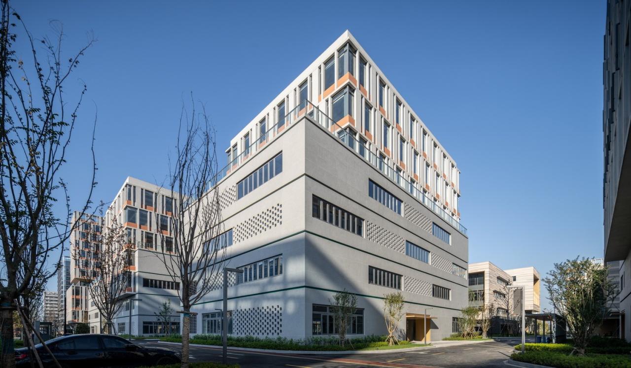 BIM建筑|工业上楼 模式迭代：杭州中节能（富阳）环保产业园 / line+孟凡浩新作