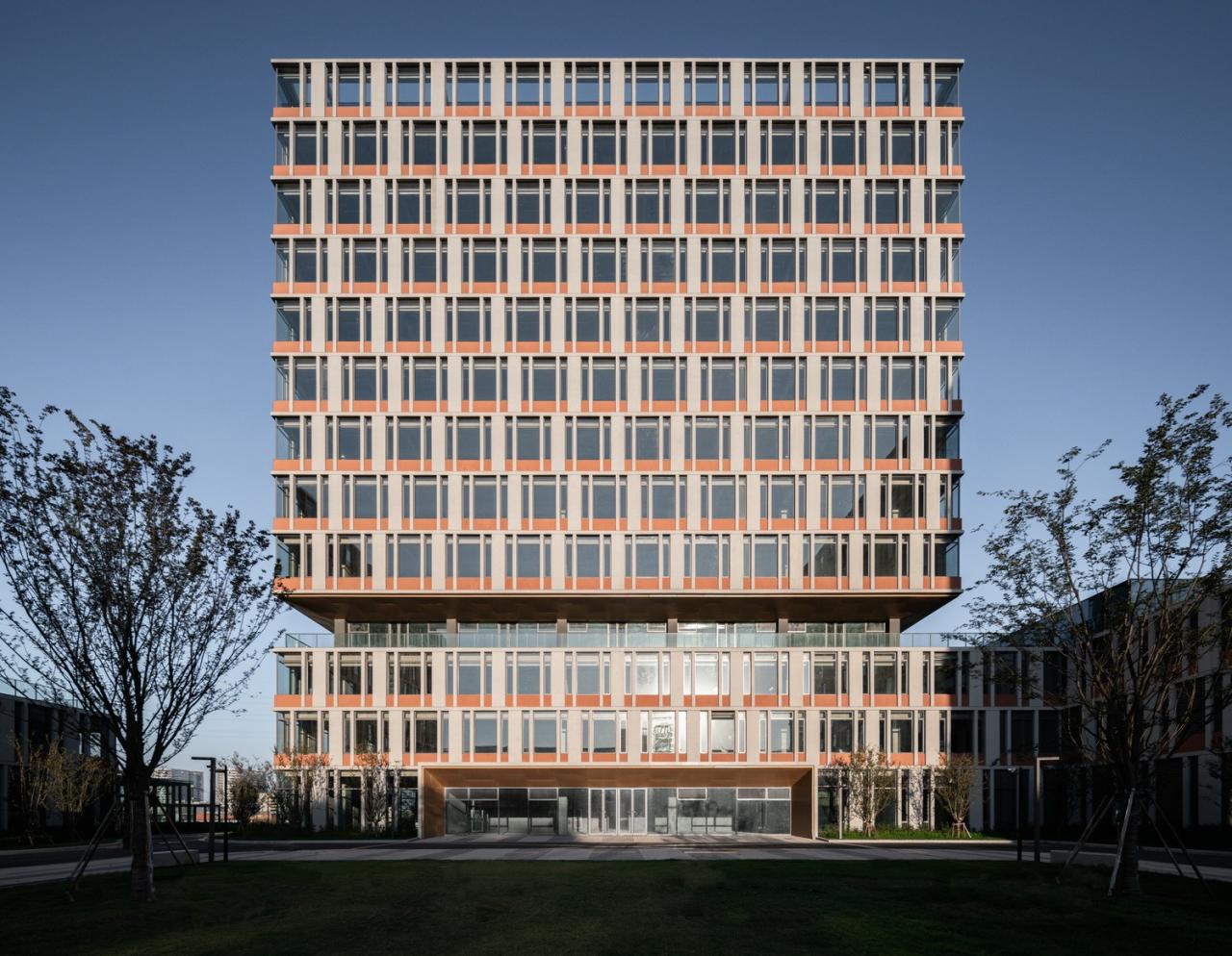 BIM建筑|工业上楼 模式迭代：杭州中节能（富阳）环保产业园 / line+孟凡浩新作