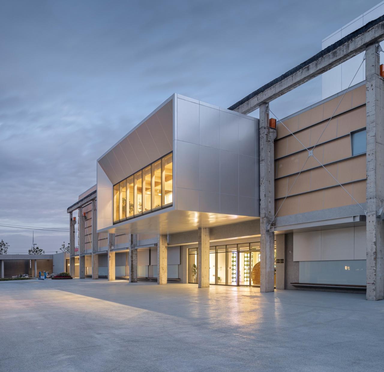 BIM建筑|苏州相城区阳澄湖镇大闸蟹文化园 / 九城都市