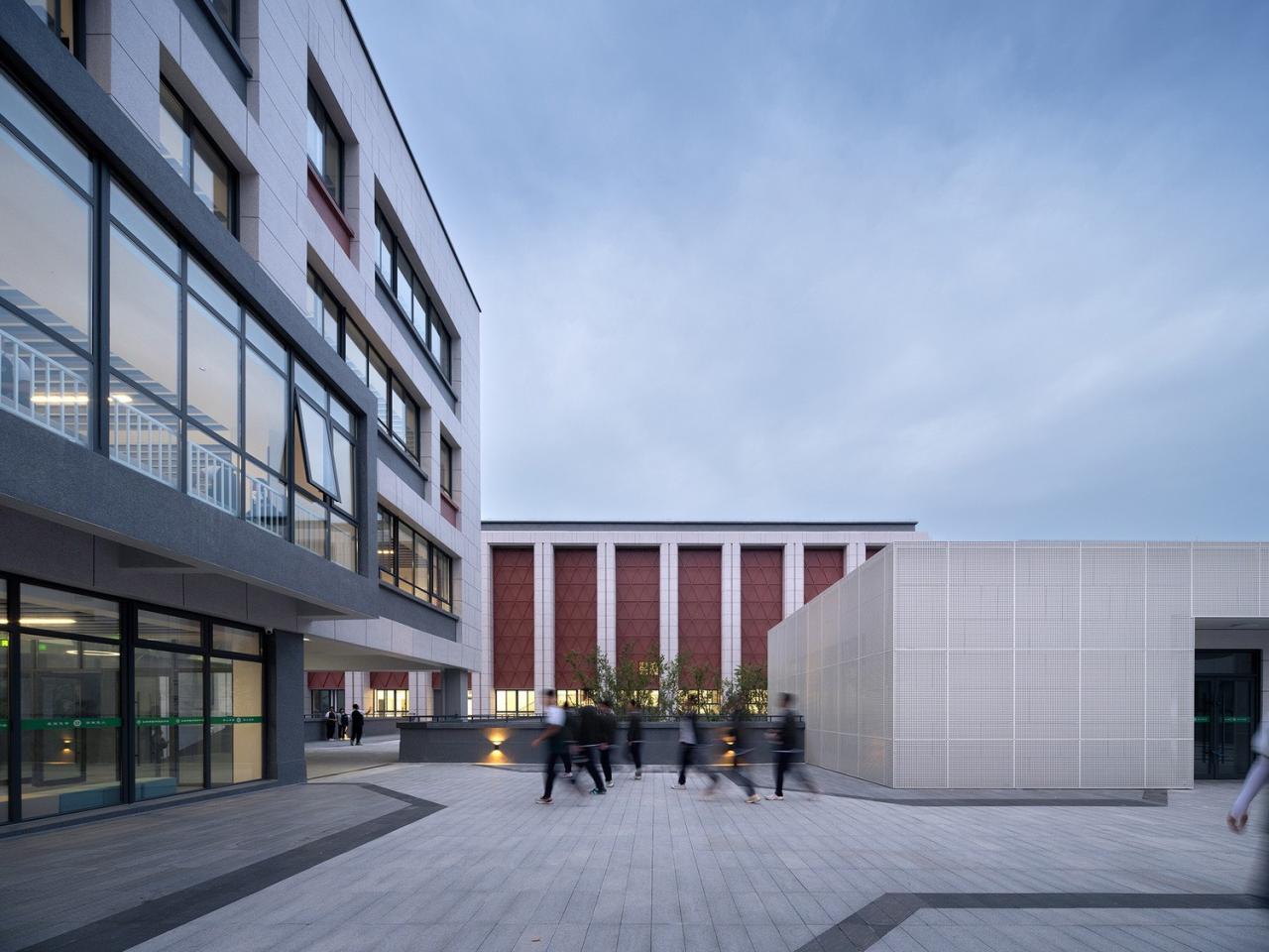 BIM建筑|河南安阳振中学校 / 山东建筑大学建筑城规学院象外营造工作室