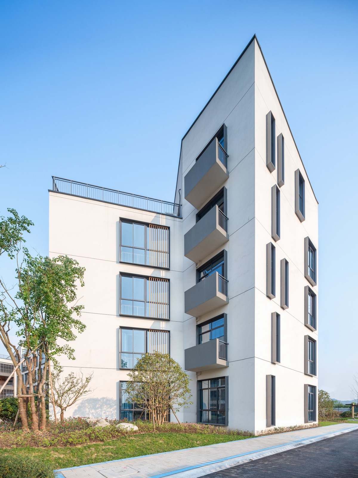 BIM建筑|杭州中泰中学建筑设计 / LZGC量子构城设计事务所+浙江建院建筑规划设计院