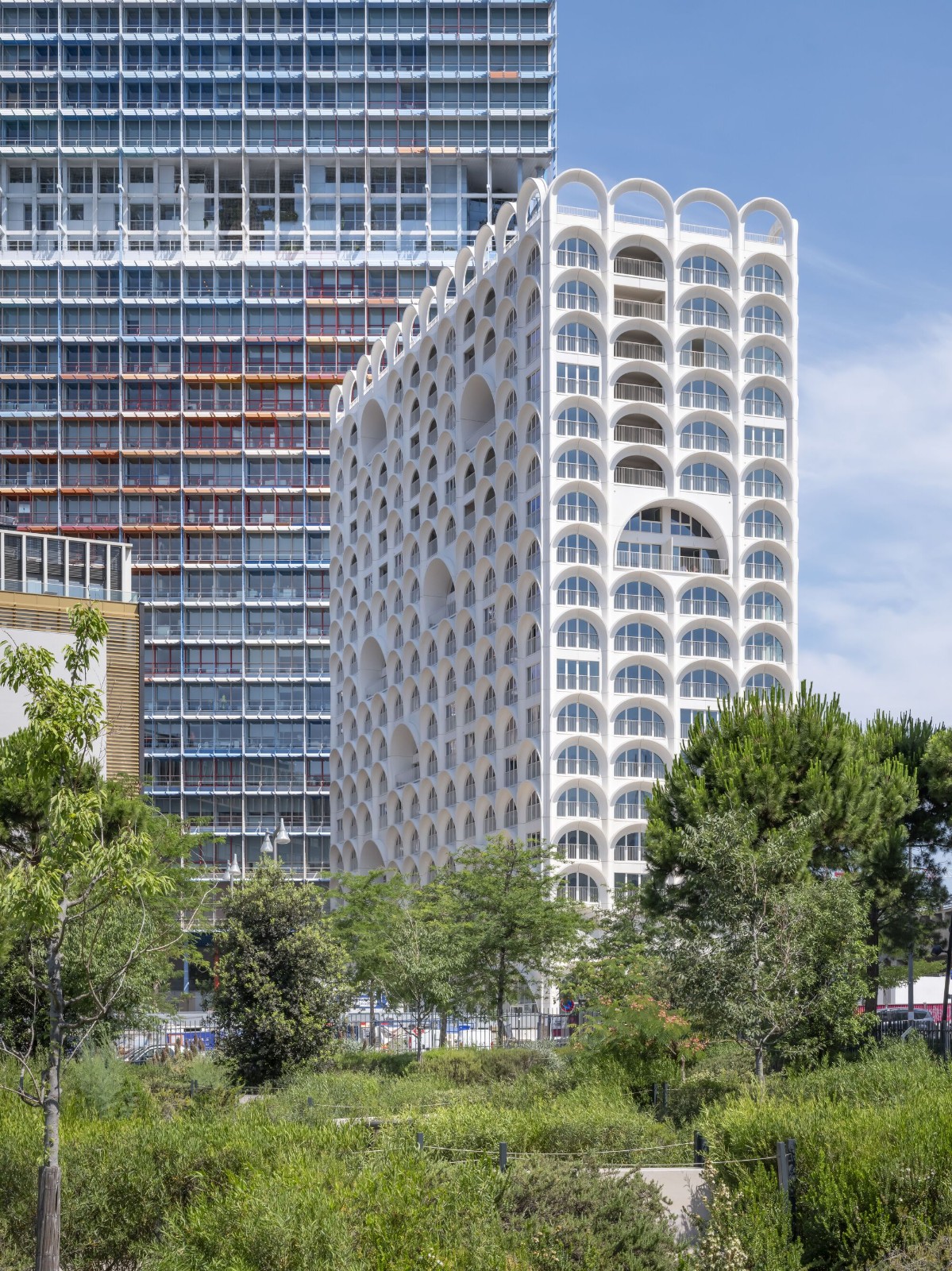 BIM建筑|414 个拱顶，‘蓝色之门’住宅 / PietriArchitectes