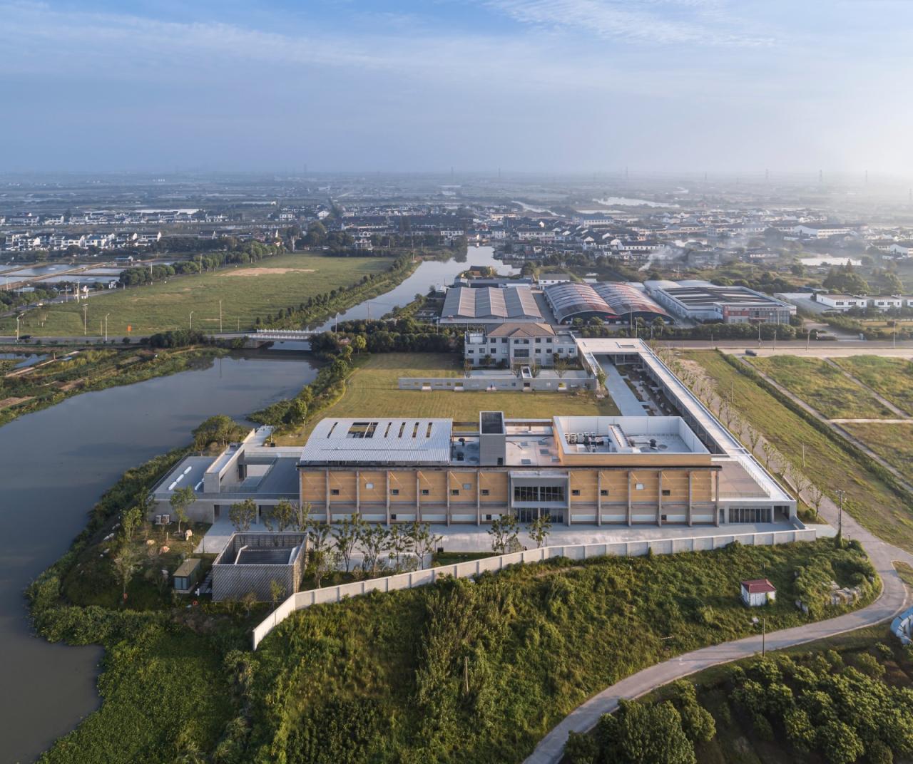 BIM建筑|苏州相城区阳澄湖镇大闸蟹文化园 / 九城都市