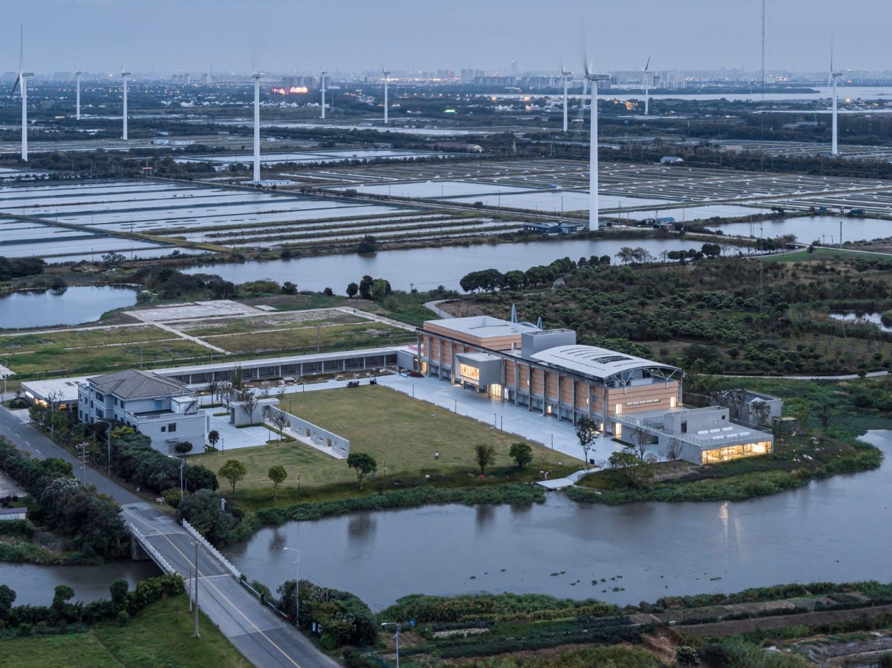 BIM建筑|苏州相城区阳澄湖镇大闸蟹文化园 / 九城都市