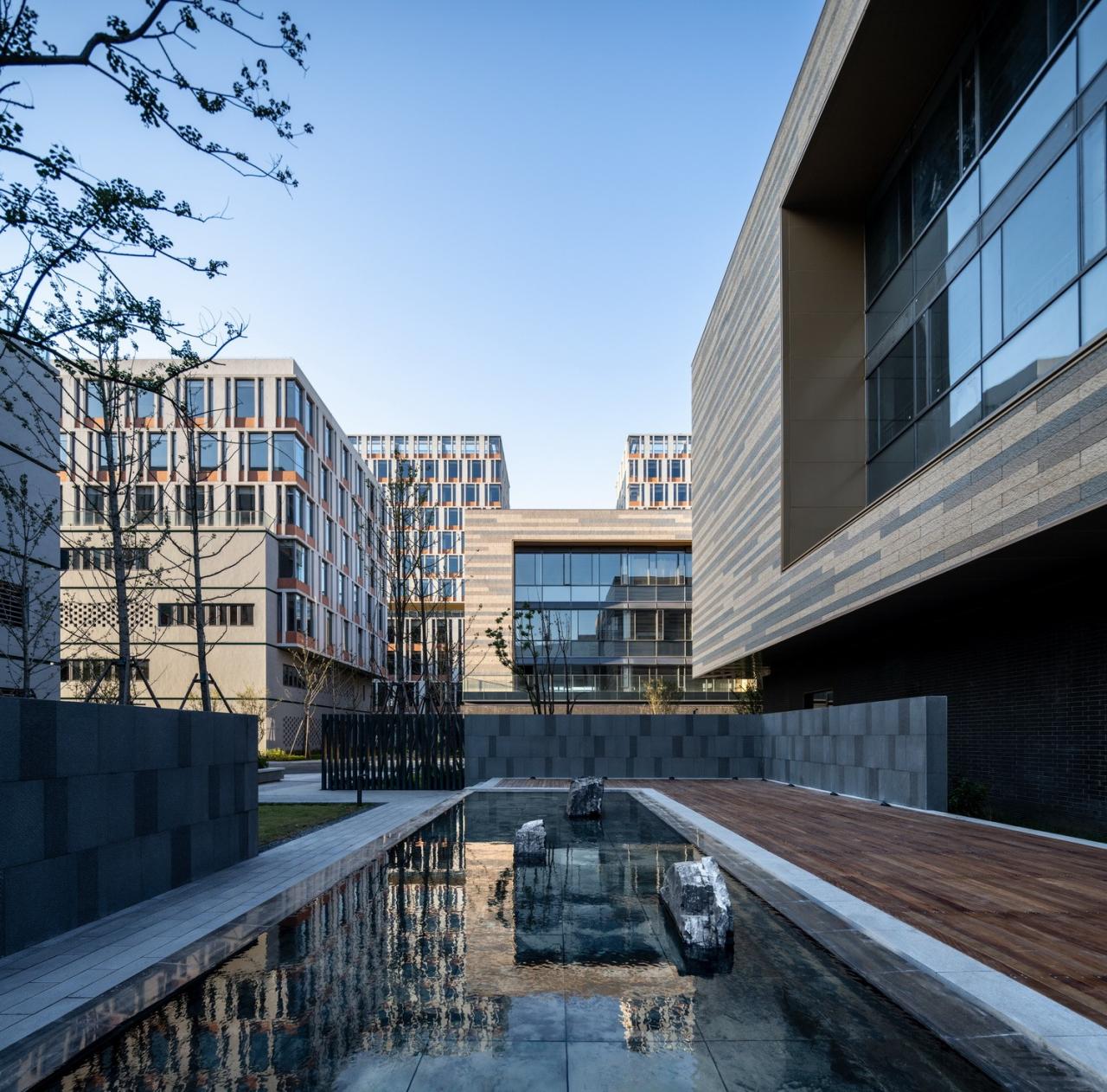 BIM建筑|工业上楼 模式迭代：杭州中节能（富阳）环保产业园 / line+孟凡浩新作