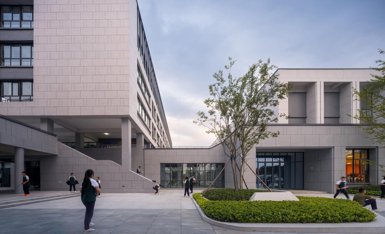 BIM建筑|河南安阳振中学校 / 山东建筑大学建筑城规学院象外营造工作室