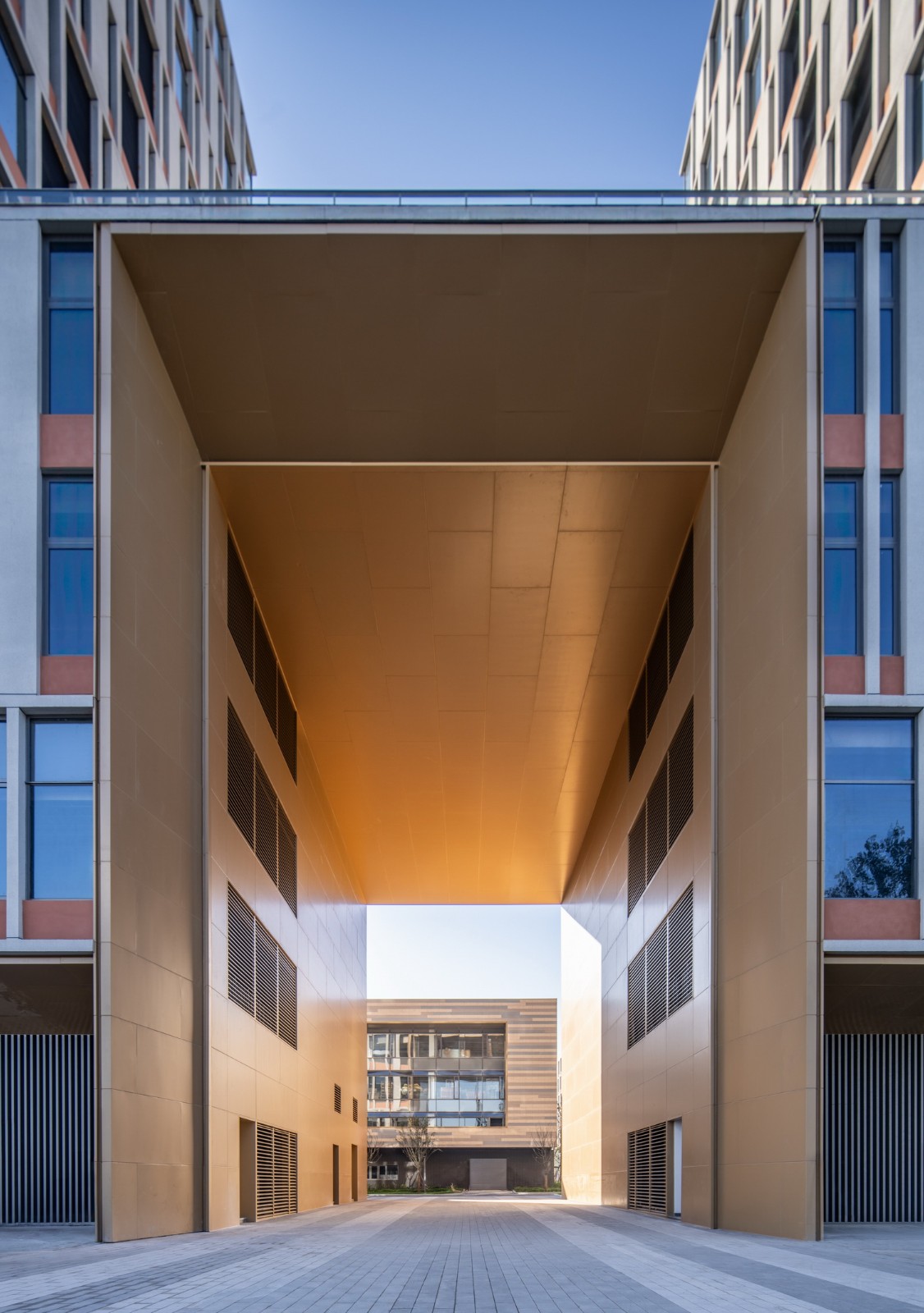 BIM建筑|工业上楼 模式迭代：杭州中节能（富阳）环保产业园 / line+孟凡浩新作