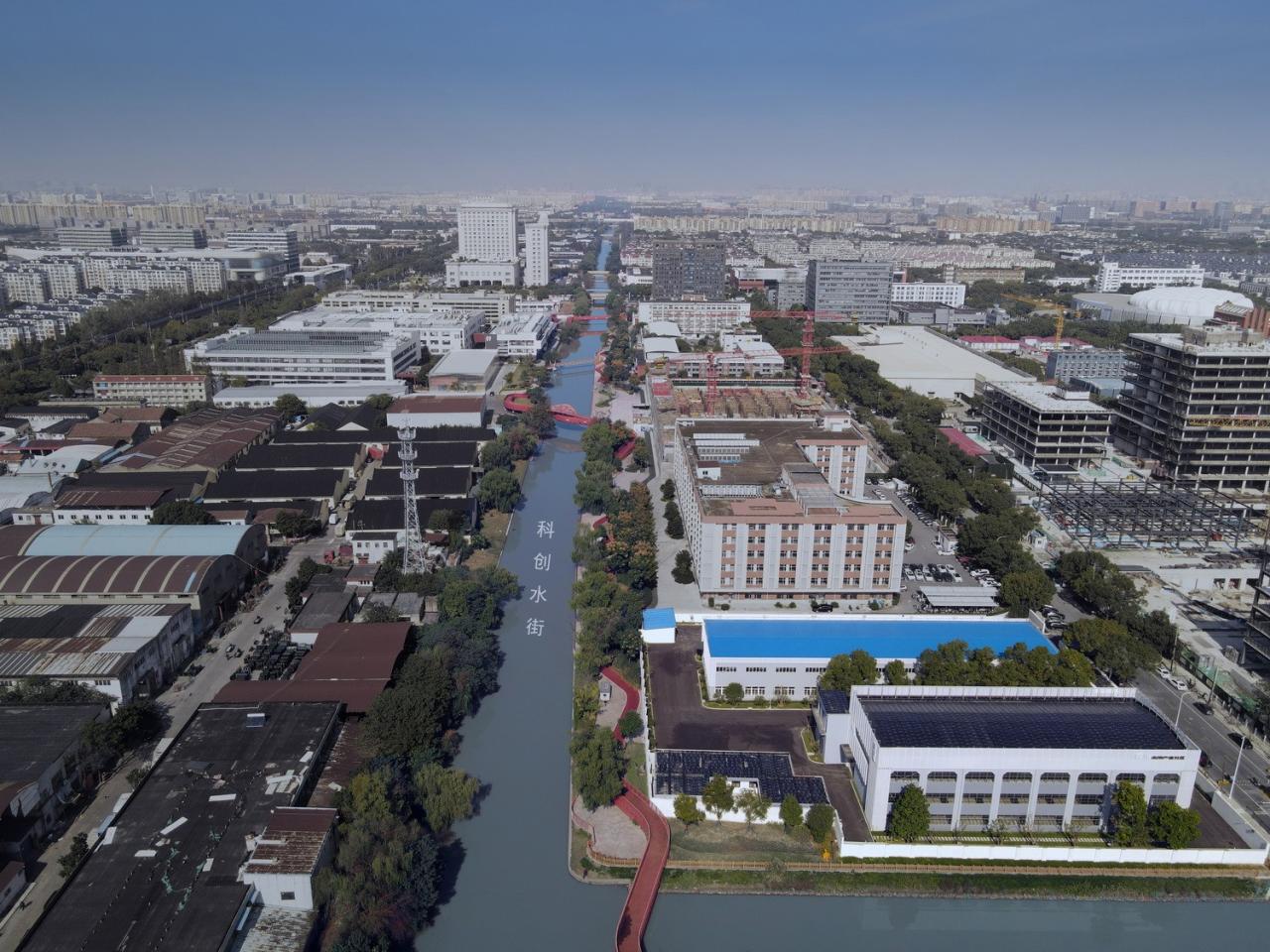 BIM建筑|漂浮盒子：云境未来产业园区 / 格筑设计