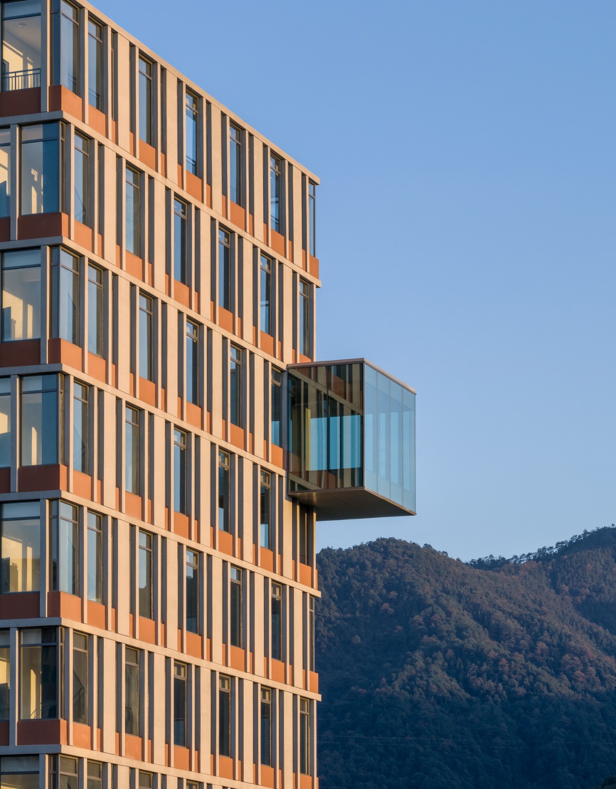 BIM建筑|工业上楼 模式迭代：杭州中节能（富阳）环保产业园 / line+孟凡浩新作