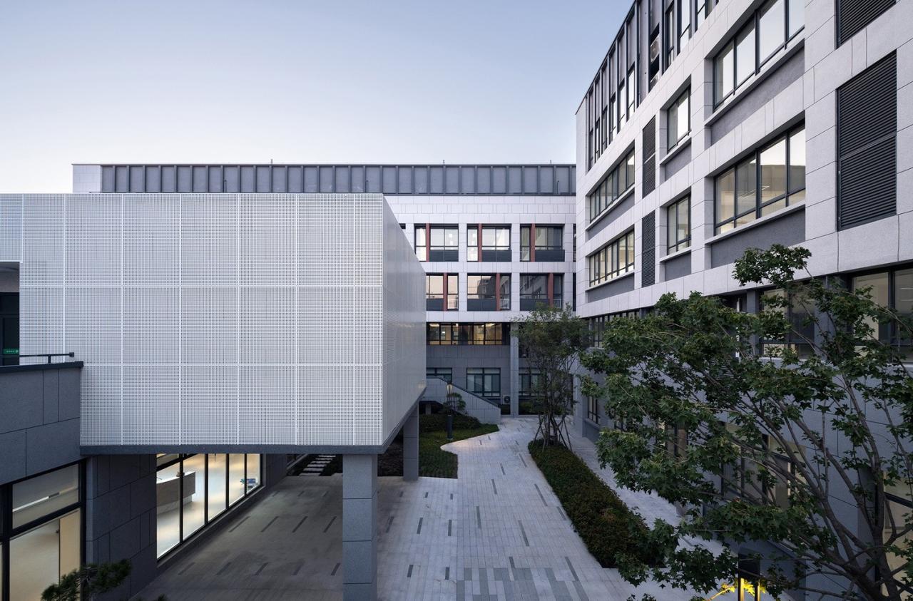 BIM建筑|河南安阳振中学校 / 山东建筑大学建筑城规学院象外营造工作室