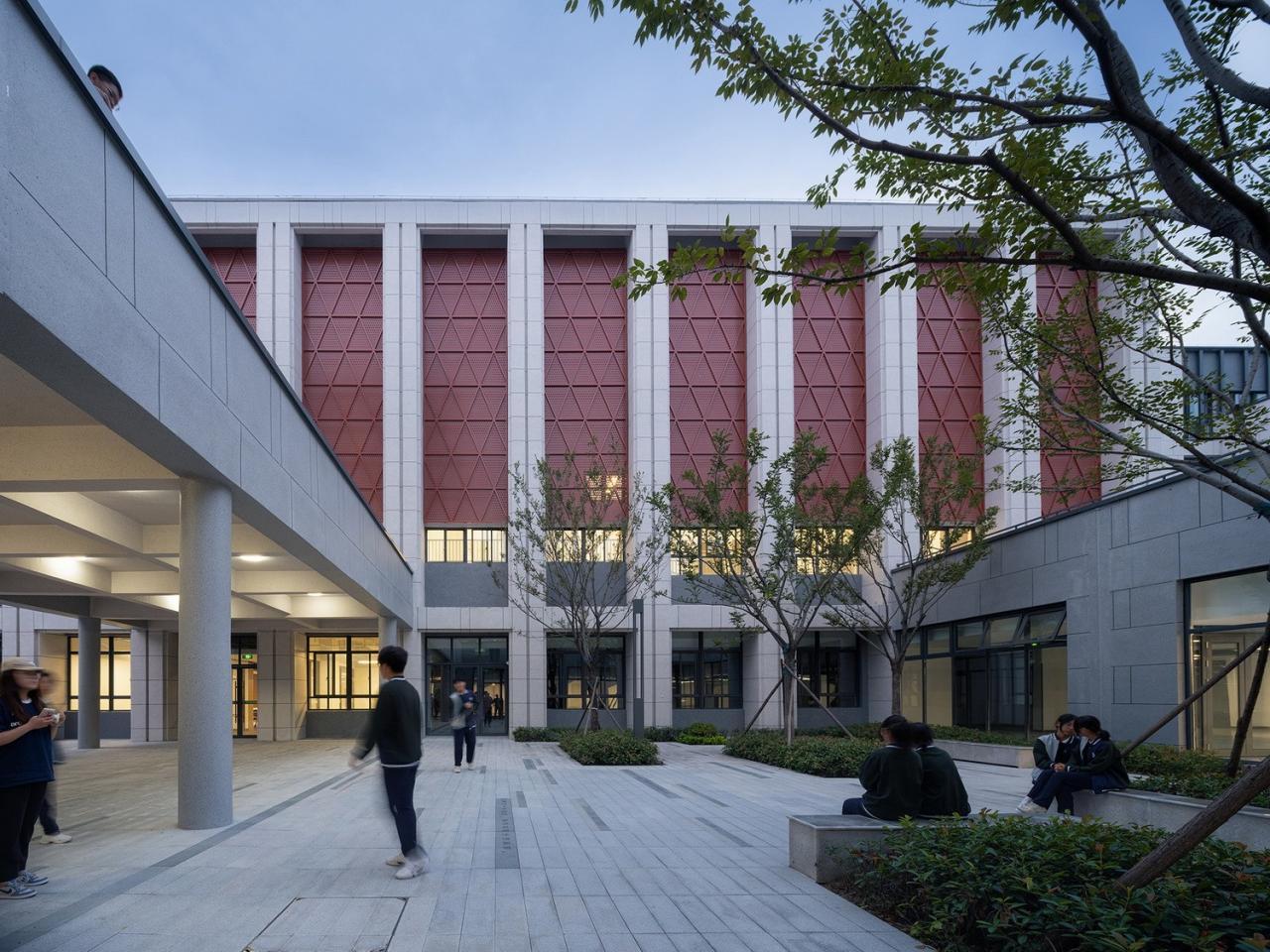 BIM建筑|河南安阳振中学校 / 山东建筑大学建筑城规学院象外营造工作室