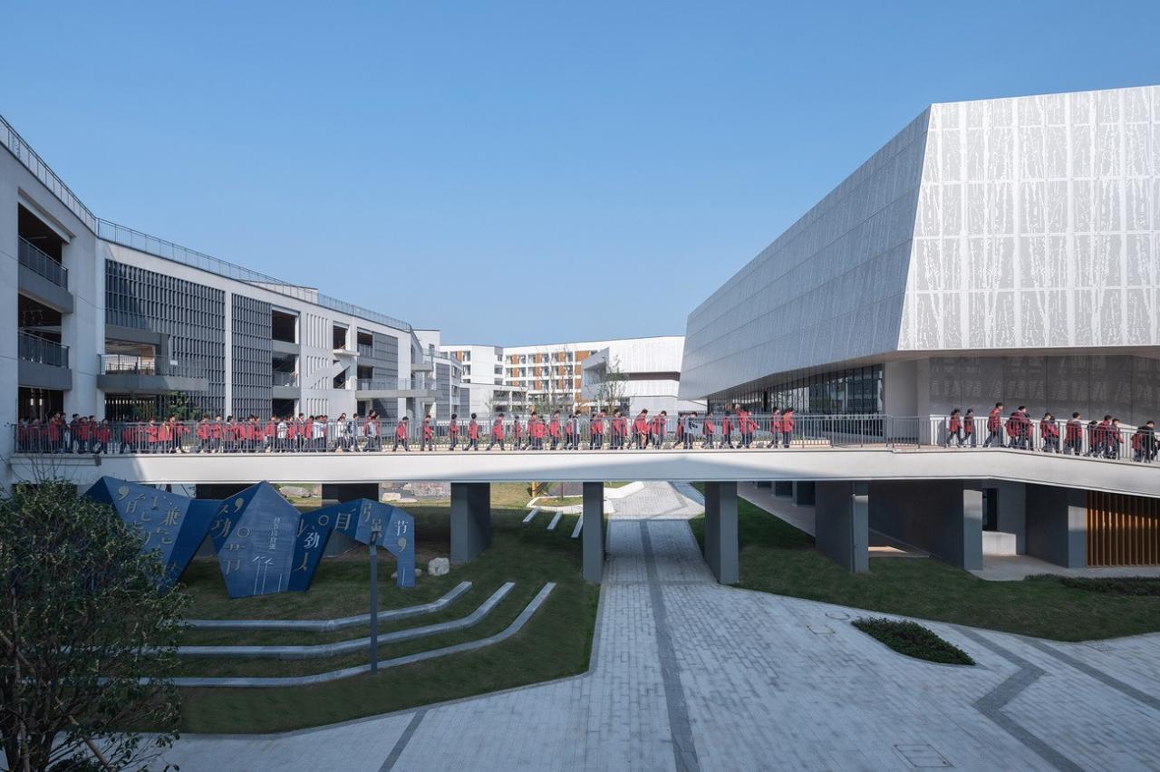 BIM建筑|杭州中泰中学建筑设计 / LZGC量子构城设计事务所+浙江建院建筑规划设计院