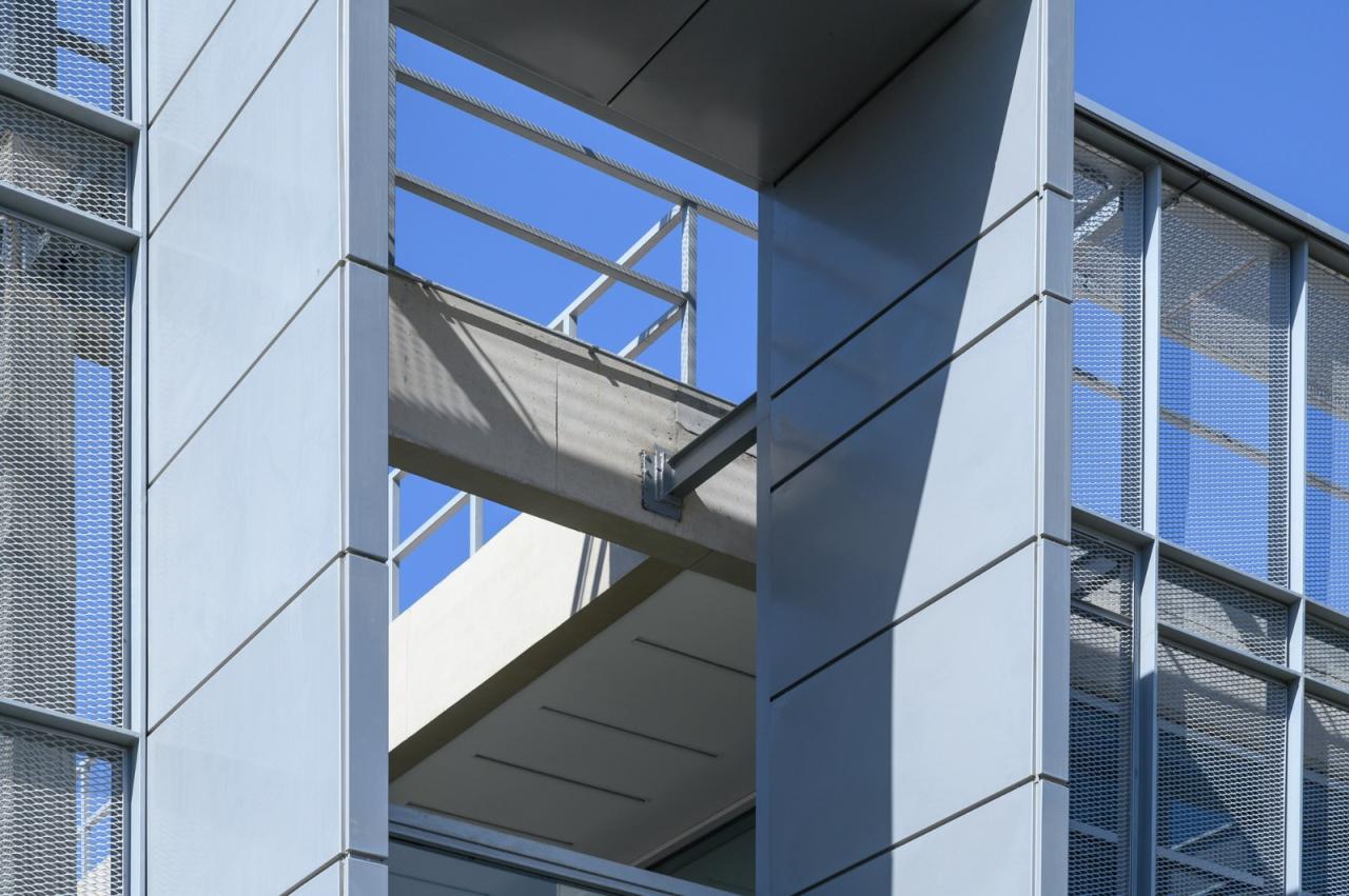 BIM建筑|生物制药总部 / Santiago Viale Lescano + Juan Manuel Juárez