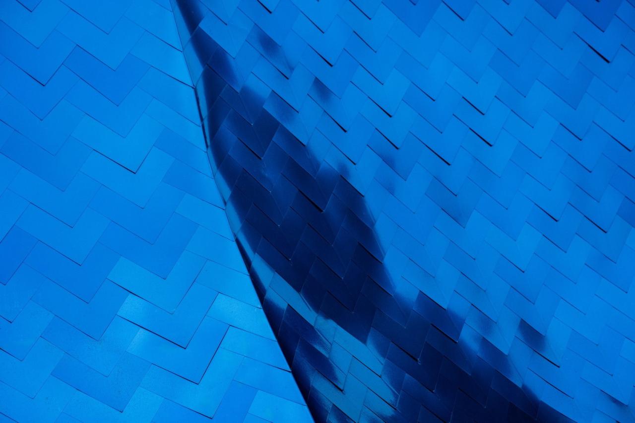 BIM建筑|青丘和白崖：仿佛海浪一般起伏的蓝色山丘下是我们“摇摇摆摆的人间” / Wutopia Lab