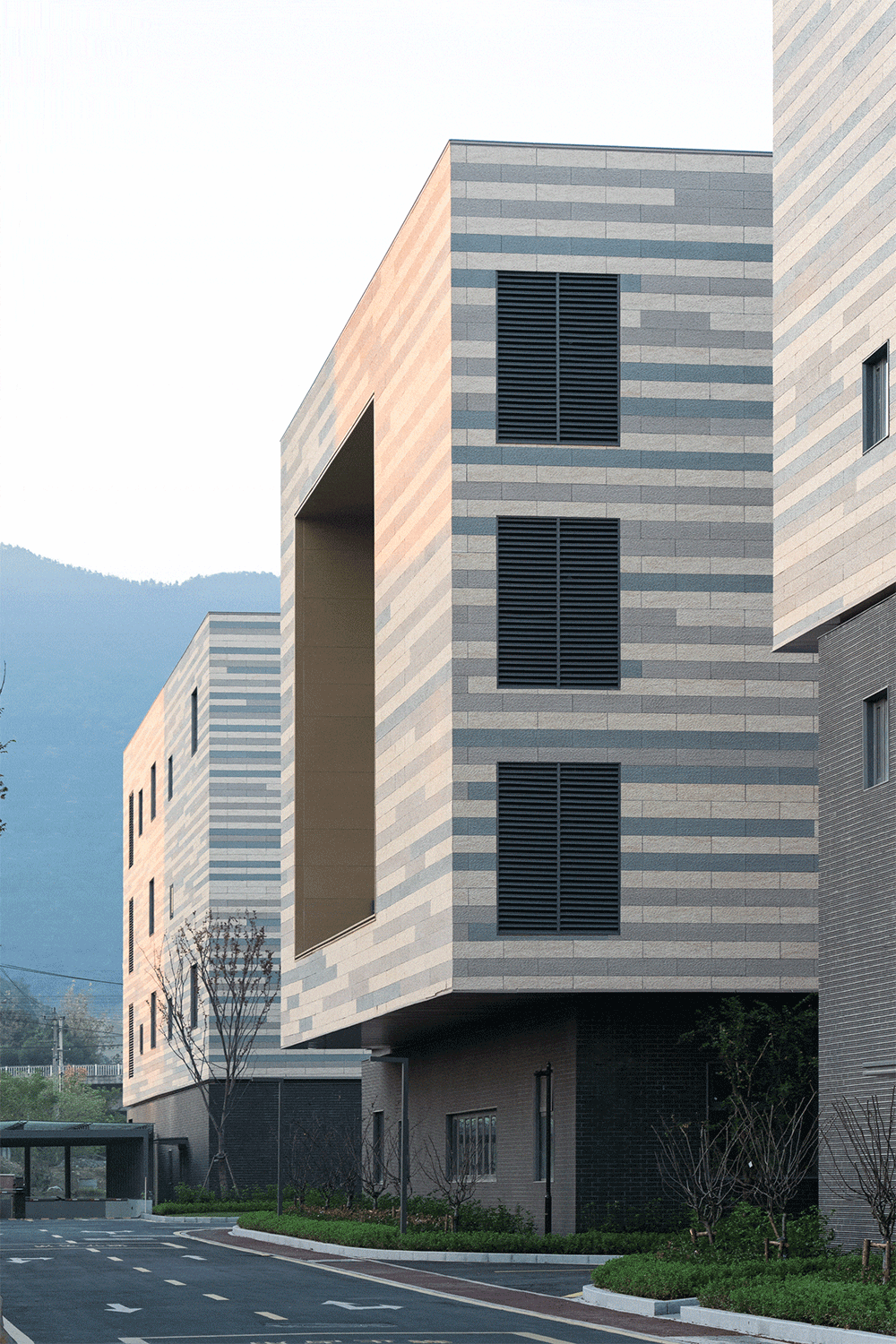 BIM建筑|工业上楼 模式迭代：杭州中节能（富阳）环保产业园 / line+孟凡浩新作