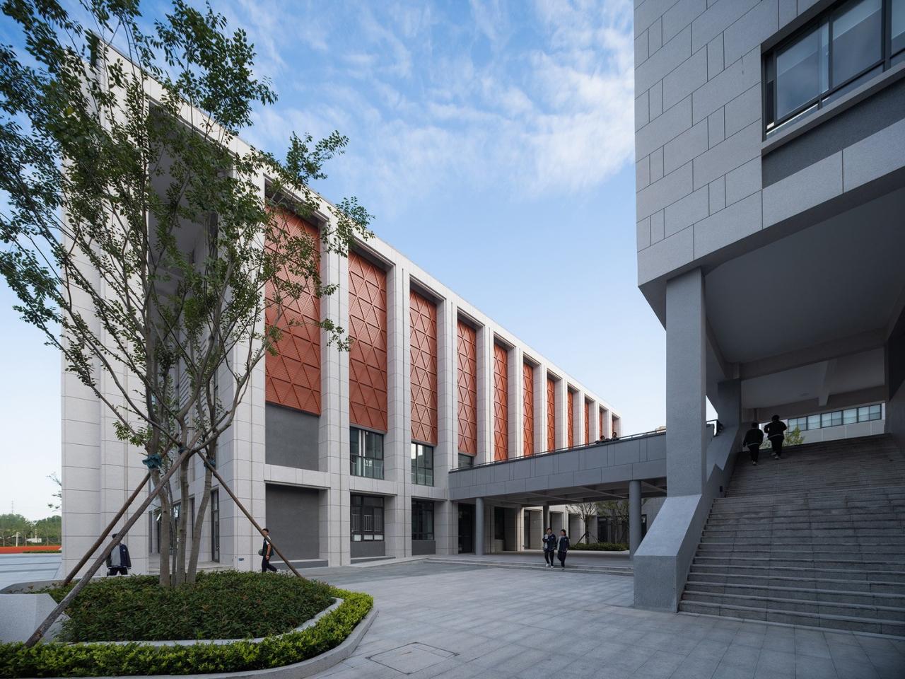 BIM建筑|河南安阳振中学校 / 山东建筑大学建筑城规学院象外营造工作室