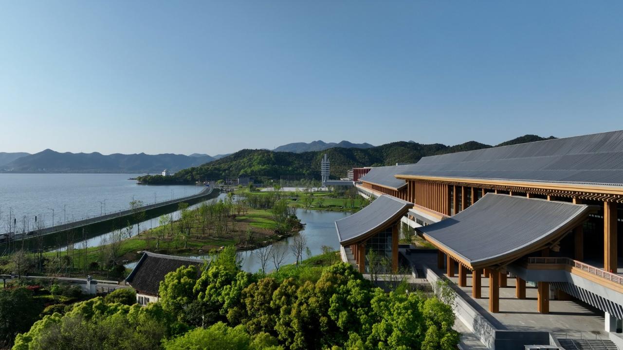 BIM建筑|稻田与廊桥 - 宁波国际会议中心 / 汤桦建筑设计