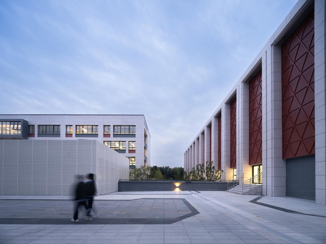 BIM建筑|河南安阳振中学校 / 山东建筑大学建筑城规学院象外营造工作室