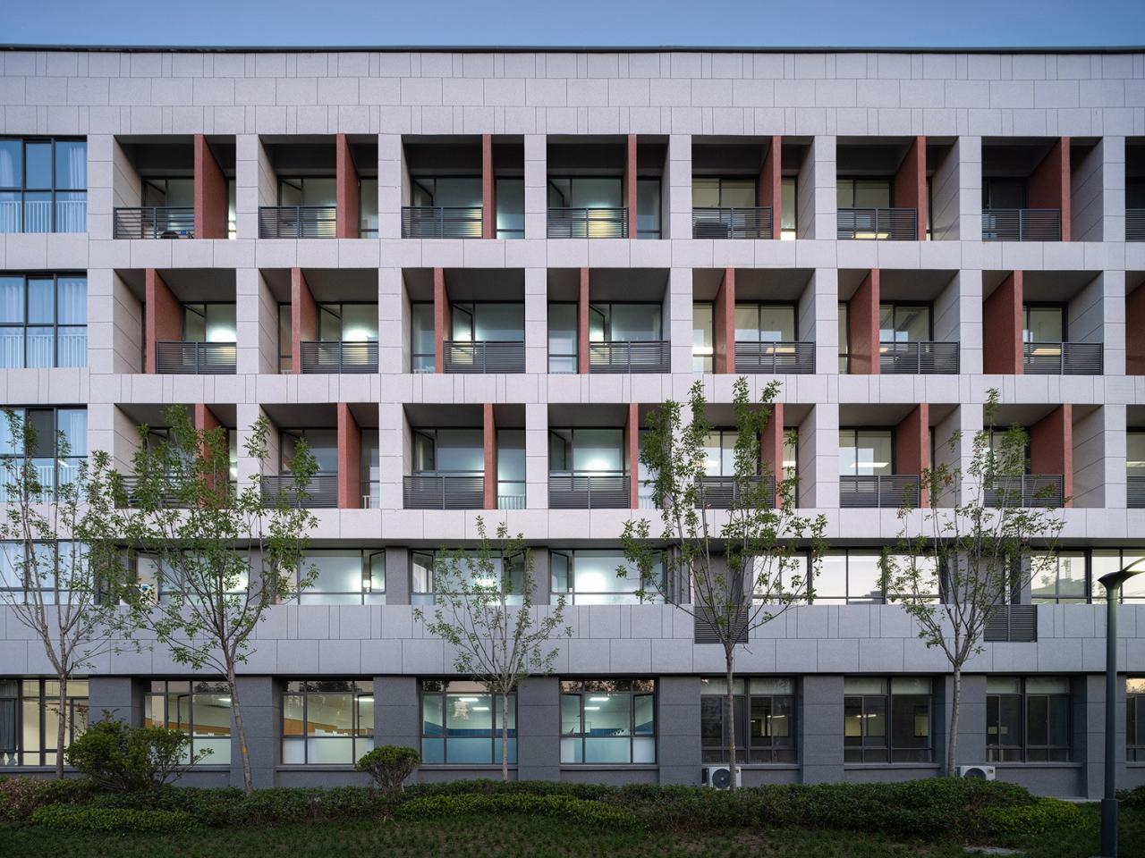 BIM建筑|河南安阳振中学校 / 山东建筑大学建筑城规学院象外营造工作室